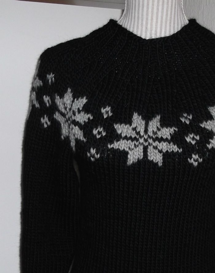 Stjerne sweater strikket i Naturuld.
Kan bestilles....